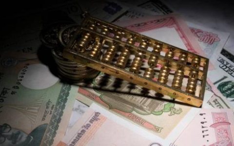 股指期货策略升级：全球油价与黄金期货联动下的套利新思路